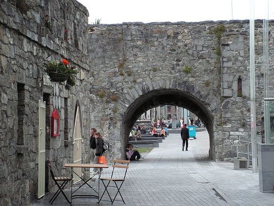 What to see in Galway Cathedral and Spanish Arch