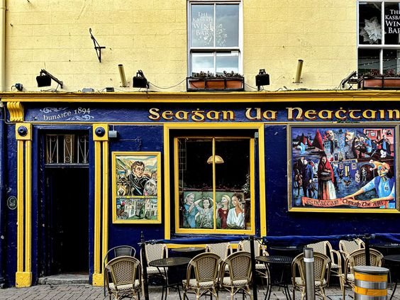 visit Tigh Neachtain when visiting Galway